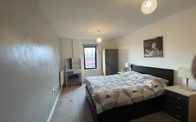 Modern Apartment Near Bullring